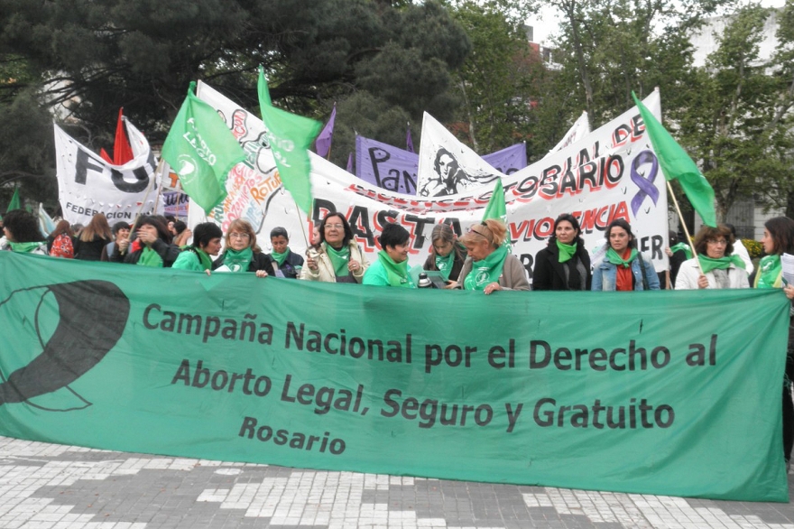 Convocan a "Pañuelazo" a favor de la ley de Aborto Legal en distintos puntos de la Provincia