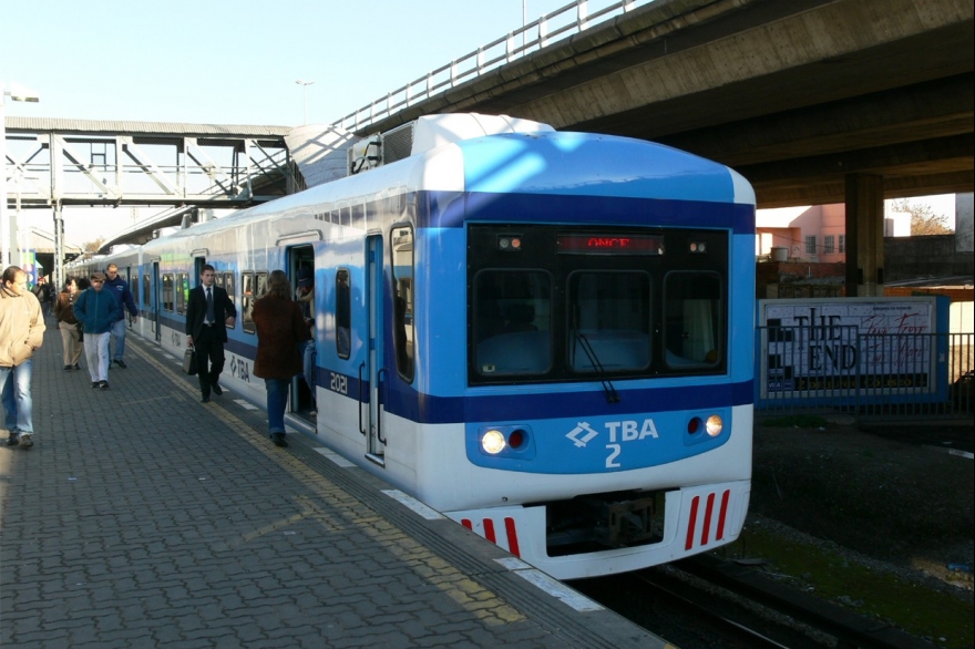 Nuevos beneficios para jubilados del IPS: podrán viajar en tren con 40 por ciento de descuento