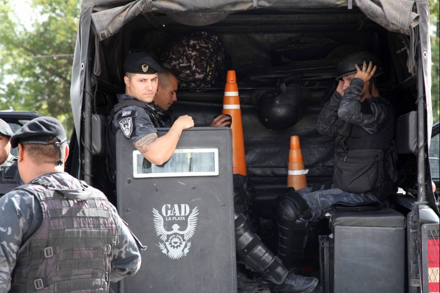 Megaoperativo de seguridad en El Mercadito: varios detenidos y armas incautadas