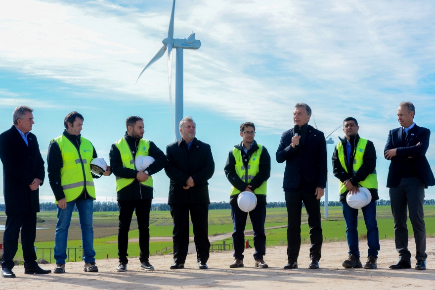 Macri inauguró un parque eólico en Bahía Blanca y volvió a defender los tarifazos