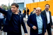 Kicillof suma a otro alcalde del Conurbano a su tropa: prepara un acto multitudinario en Varela