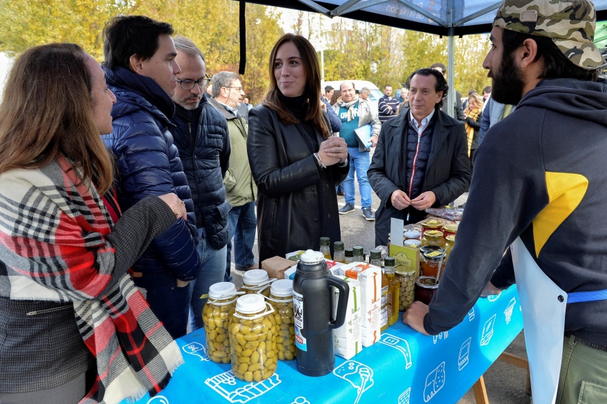 Junto al ministro de Producción de Nación, Vidal recorrió programa “El Mercado en Tu barrio”