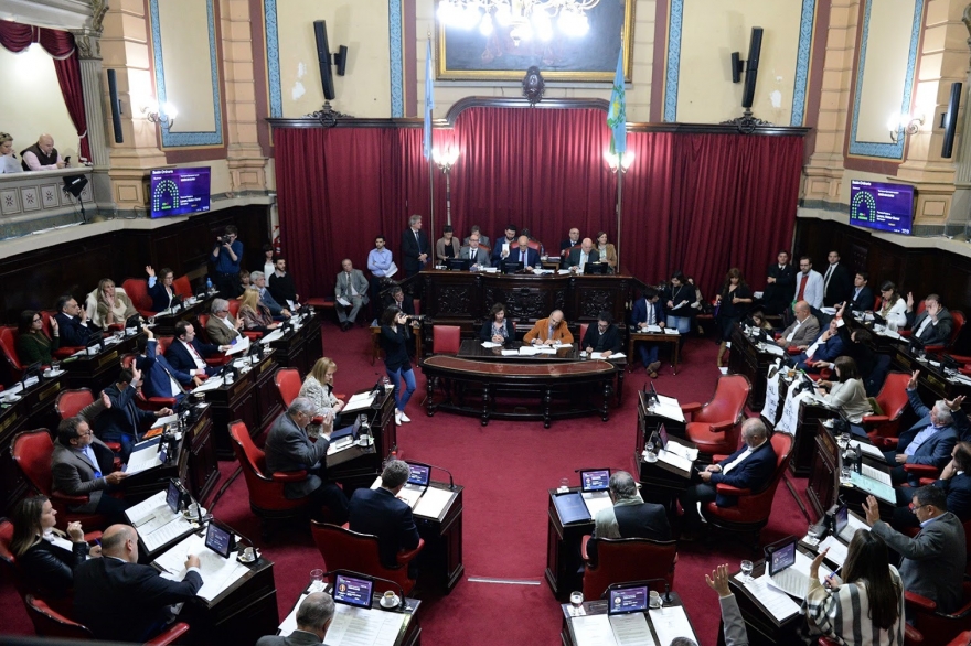 Cambiemos hizo valer su mayoría y el Senado aprobó modificación a ley de Turf que pidió Vidal