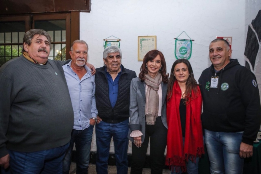 Reencuentro: Cristina se mostró con Moyano en un acto de SMATA en Cañuelas