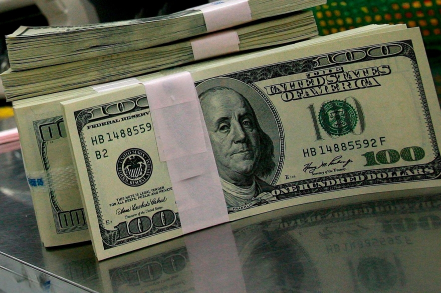 Escenario desalentador: el dólar oficial cerró cerca de 40 pesos, pero en los Bancos superó los 41