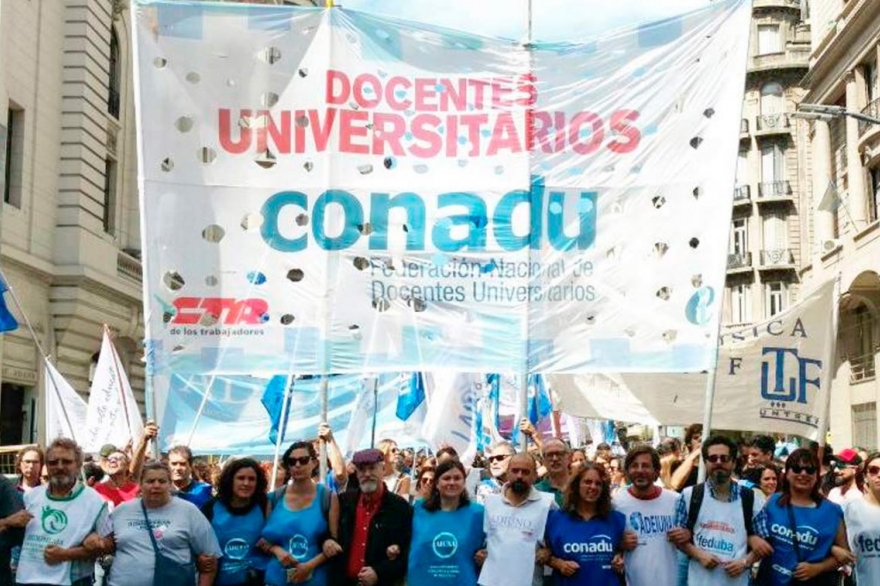 Docentes universitarios retoman medidas de fuerza en rechazo al Presupuesto 2019