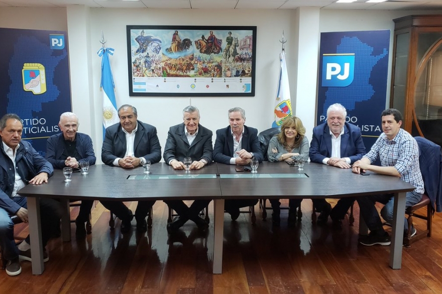 Unidad del peronismo: tras romper con Massa, Solá se sumó a la Mesa Política del PJ