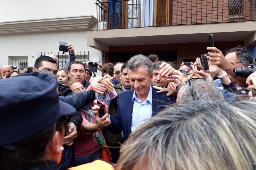 Macri visitó radio en Trenque Lauquen y habló de la crisis: “Hay que bajar los impuestos”