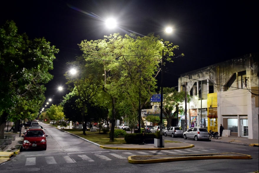 Avanza en La Plata el Plan de Iluminación: ya alcanzaron 300 cuadras en distintas zonas