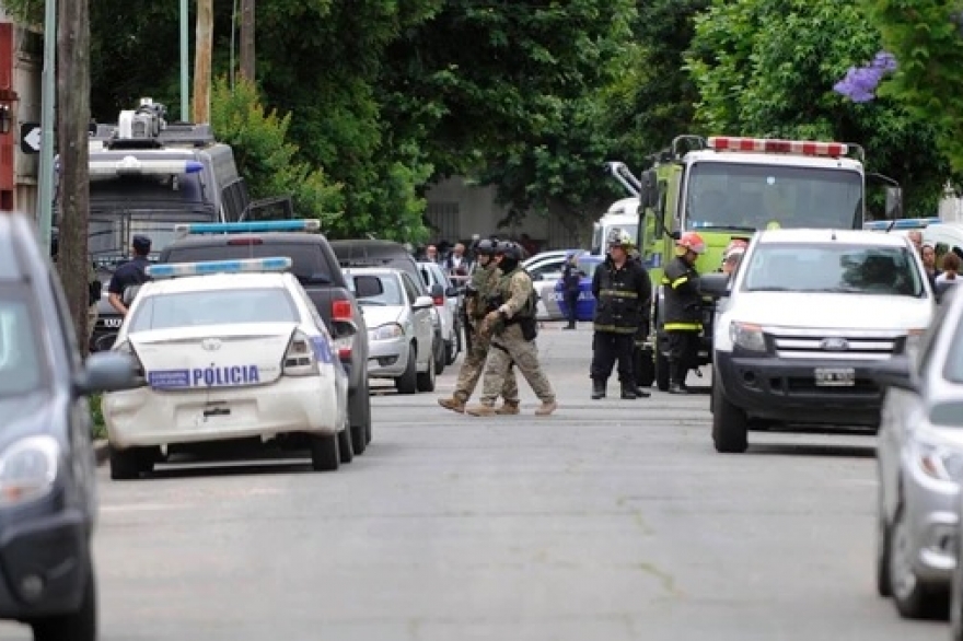 Horror en Tolosa: el hombre que mató a su hijastro se suicidó tras atrincherarse por 8 horas