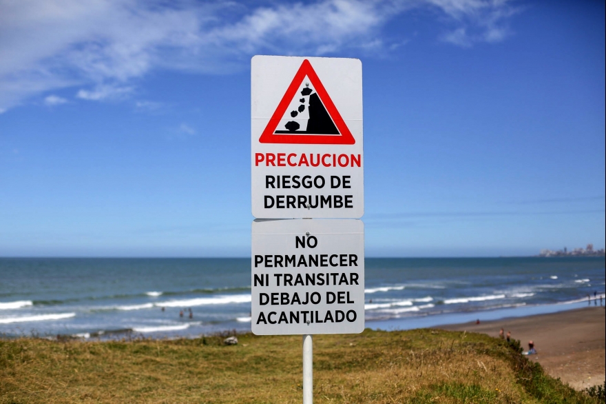 Arroyo ordenó cerrar las playas que tienen riesgo de derrumbe en Mar del Plata