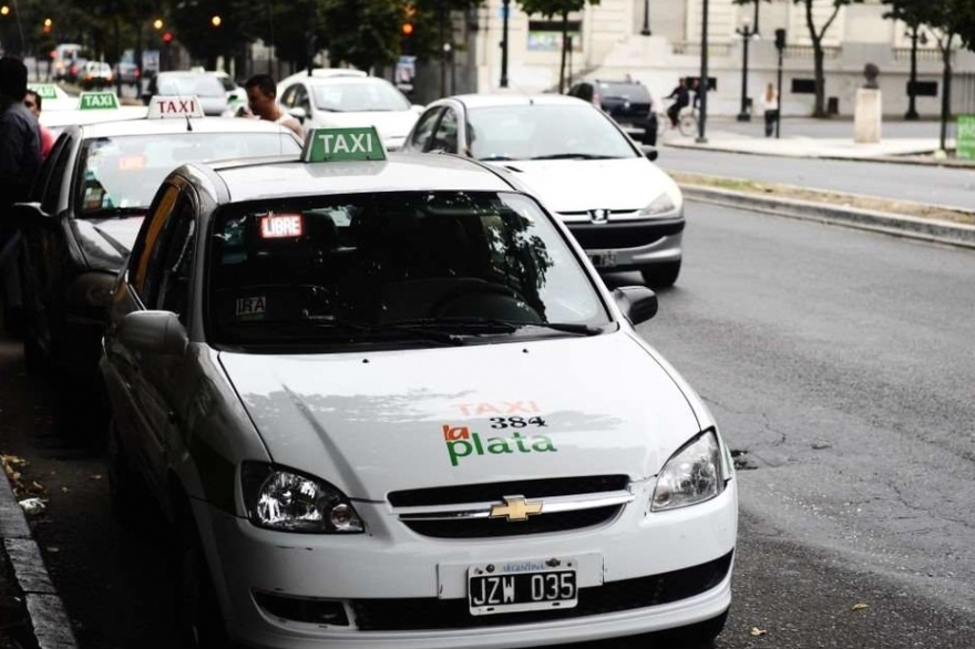 En La Plata, taxistas presionan al Concejo Deliberante para aumentar tarifas 29 por ciento