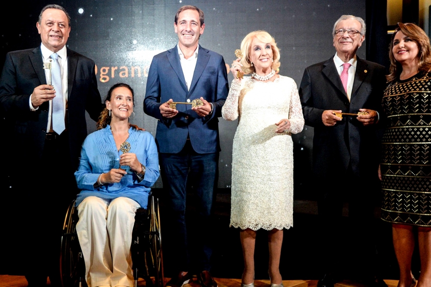 Con la presencia de Mirtha Legrand, Garro y Michetti, se inauguró el primer hotel 5 estrellas de La Plata