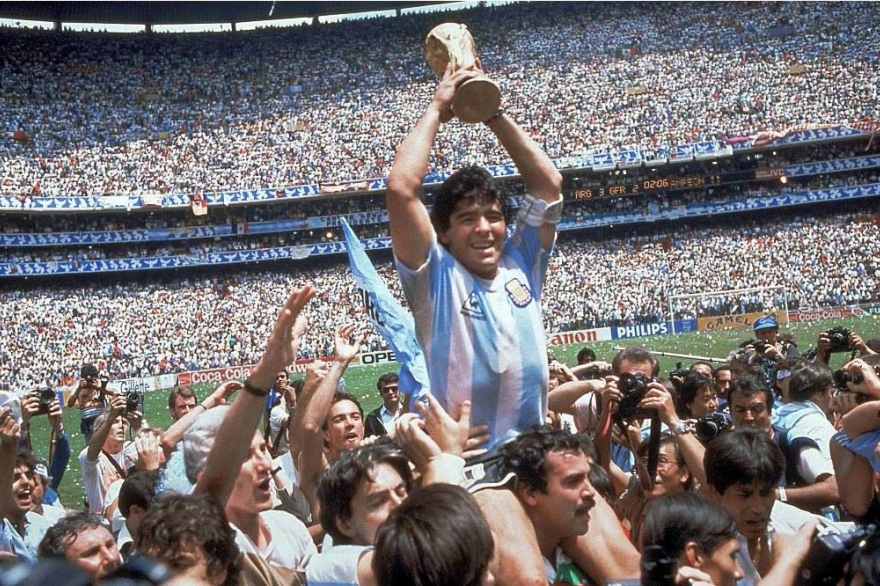 Maradona fue declarado Ciudadano Ilustre de la Provincia