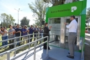 Cantero y Cuattromo inauguraron dos cajeros del Banco Provincia en una plaza de Guernica