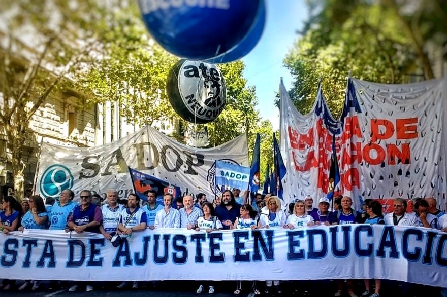 Gran marcha en primer día de paro docente: pedido de paritaria nacional y críticas al Gobierno