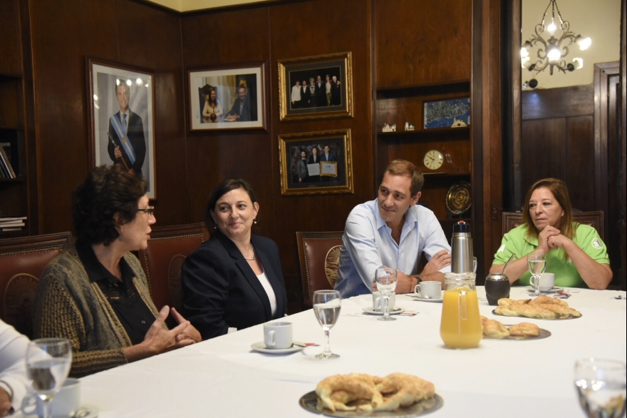 Homenaje en el Día de la Mujer: Garro reconoció a 8 mujeres por su rol social en La Plata