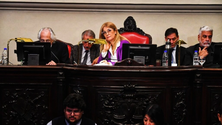 Polémica decisión: Magario ordenó desalojar el palco de periodistas del Senado en plena sesión