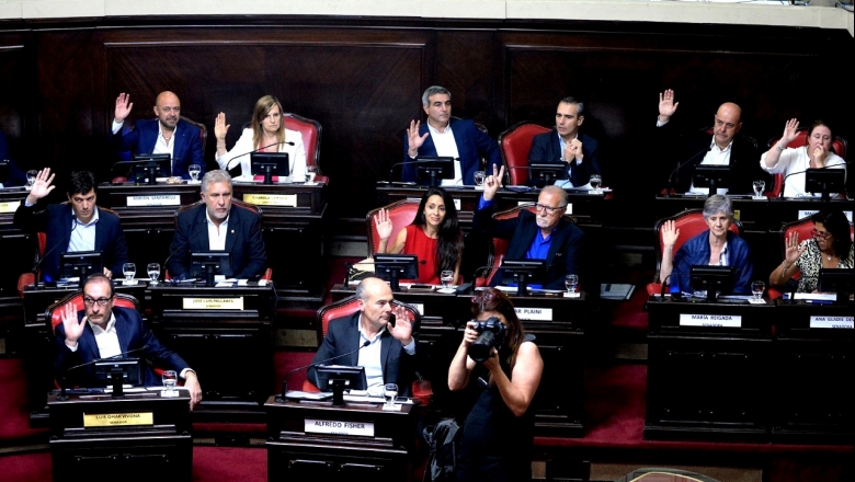 Senadores bonaerenses del Frente de Todos apoyaron la medida de Alberto de extender la cuarentena