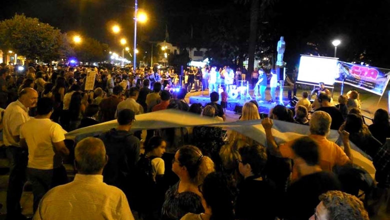 Masiva pueblada en Benito Juárez: cientos de vecinos marcharon contra cierre de fábrica