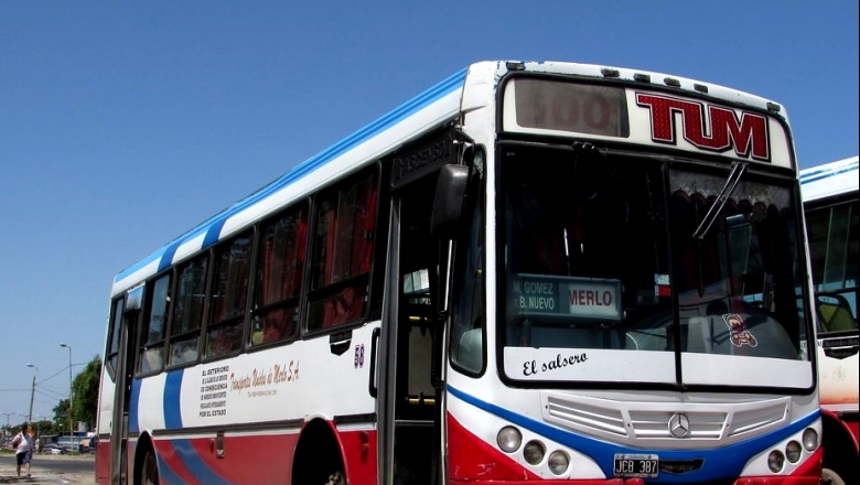 Inseguridad en el transporte: Asaltan a un colectivero en Merlo y lo balean en una pierna