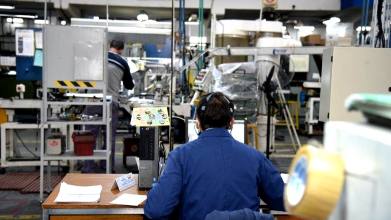 La Plata: con un protocolo sanitario estricto, habilitan la producción de indumentaria