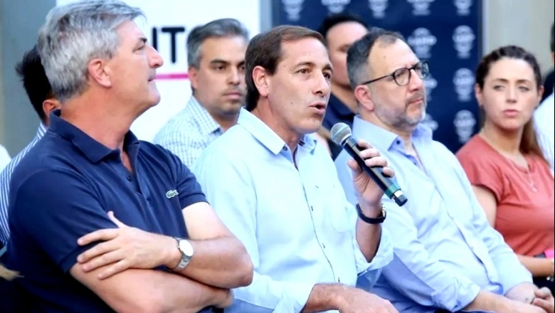 Sigue el fuego cruzado: Garro encolumnó a sus filas y cruzaron a Kicillof