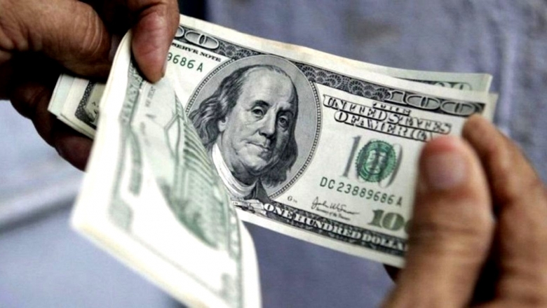 Nuevo máximo histórico para el dólar en menos de un mes: la divisa cerró a 43,67 pesos