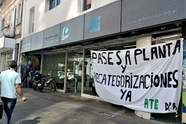 Trabajadores de la Defensoría del Pueblo bonaerense reclaman un aumento salarial