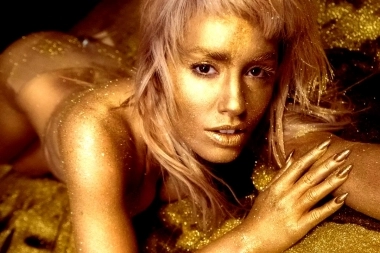 Lali Espósito brilla en oro con su single y video “Diva”