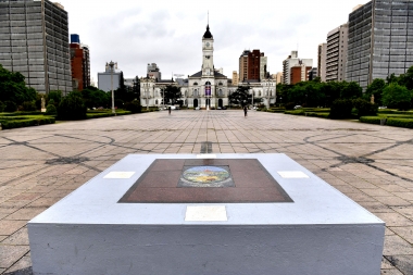 Preservación del patrimonio en La Plata: ponen en valor la Piedra Fundamental de la ciudad