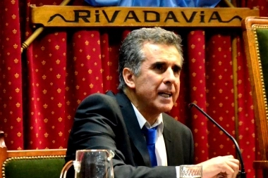 Juanci Martínez adelantó el pago de la Ayuda Escolar a municipales