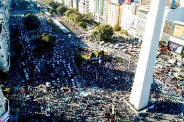 Masivas manifestaciones opositora en el Obelisco, La Plata y varios puntos de la Provincia