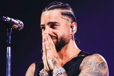 En pleno show, Maluma anunció que será papá con un video inédito