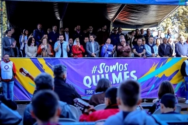 Mayra Mendoza encabezó un nuevo aniversario de Quilmes junto a 50 mil vecinos