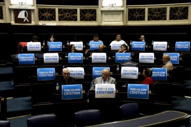 Diputados bonaerenses se plantaron y denunciaron "persecución" contra Cristina