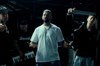Román "El Original" moderniza su clásico “Amor de chat” con un remix junto a Ecko y Lauty Gram