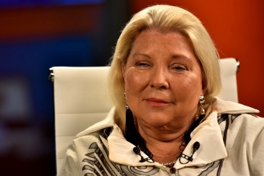 Carrió y una nueva polémica en la campaña bonaerense: acusó a La Cámpora de vender armas