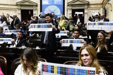 Presión para Kicillof: el Congreso aprobó el uso de Boleta Única de Papel para las próximas elecciones