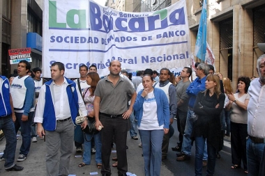 Paritarias: Trabajadores bancarios advierten sobre nuevo paro de 48 horas para esta semana