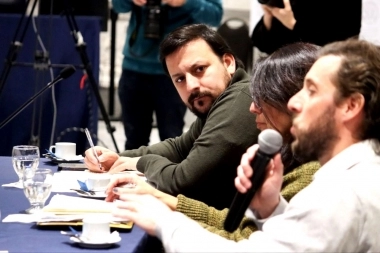 Expertos avalaron el proyecto que busca limitar el uso de celulares en escuelas primarias