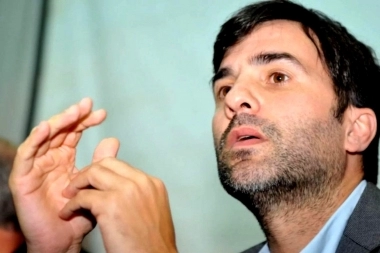 Intendente bonaerense se mete a la campaña y dijo que si gana Milei no podrá “pagar sueldos”