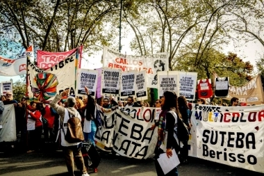 Docentes bonaerenses tomaron el Ministerio de Trabajo: ¿dónde está Correa?