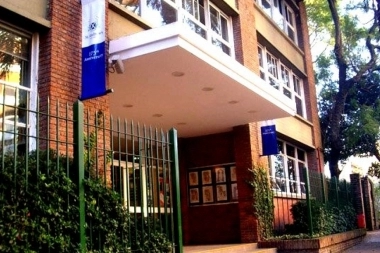 Colegios Privados vuelven a la carga y presionan a Kicillof para que aumenten las cuotas