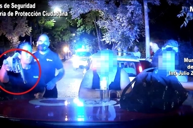 Video: discutió con un motociclista, lo amenazó con un arma y lo detuvieron