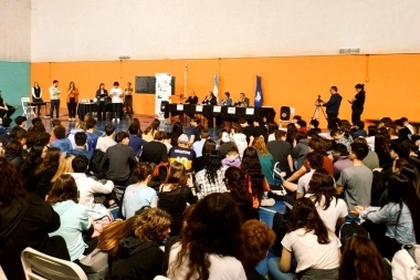 Con fuertes chispazos, se realizó el debate de candidatos a intendentes de Bahía Blanca