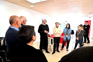 En la filial de Bahía Blanca, Cruz Roja Argentina entregó equipamiento médico al municipio bonaerense