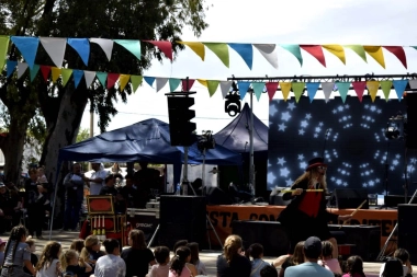 Con música en vivo y entrada gratuita, Bahía Blanca celebrará una nueva Fiesta de la Comida Mediterránea