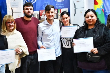 Ghi entregó heladeras con freezer, cocinas industriales y termotanques a escuelas de Morón