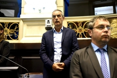 Frangul no pudo contener a una legisladora radical y volvió al bloque que comanda Garciarena